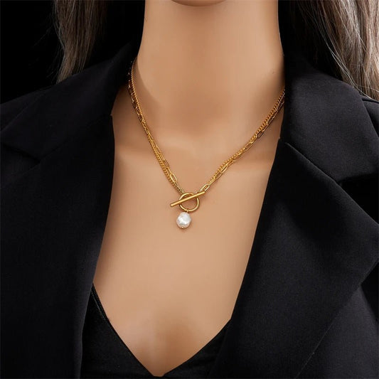 Layered Pearl Circle Clasp Necklace - Veinci