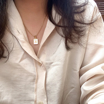 Minimal Accented Pearl Letter Initial Necklace - Veinci