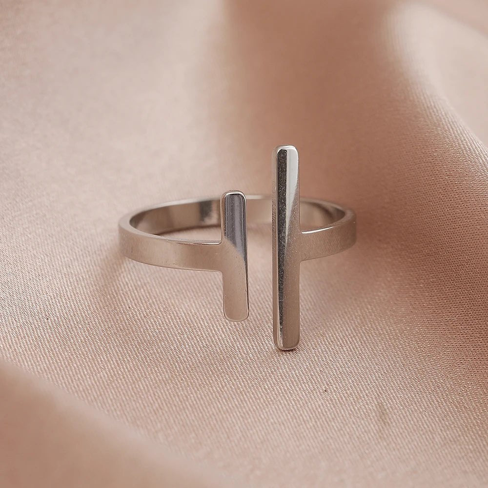 Minimal Adjustable Asymmetric Open Bar Ring - Veinci