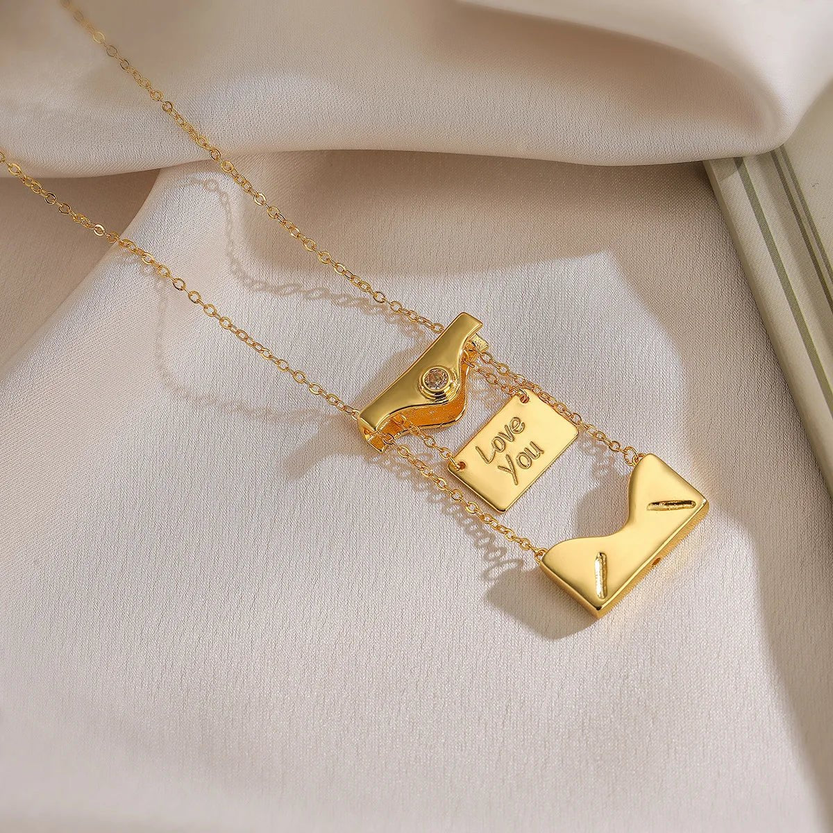 Open & Close I Love You Envelope Necklace - Veinci