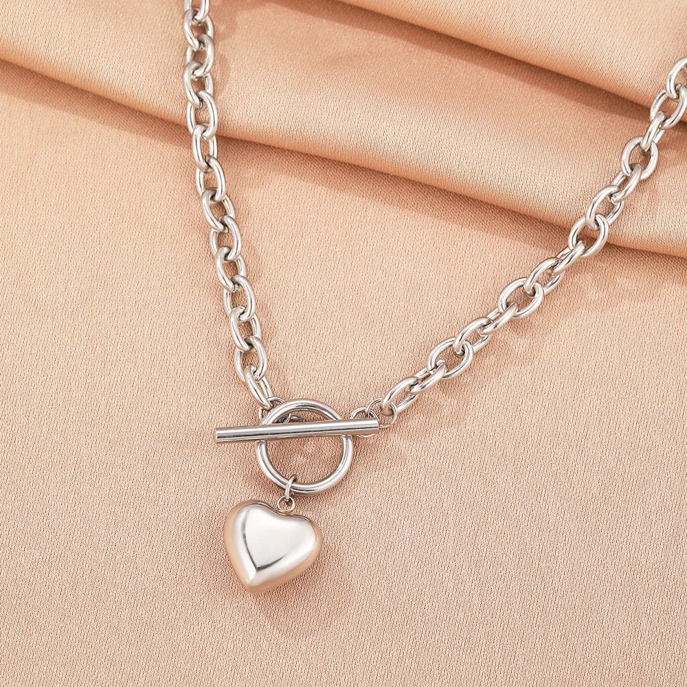 Paperclip Chain Circle Lock Heart Pendant Necklace - Veinci