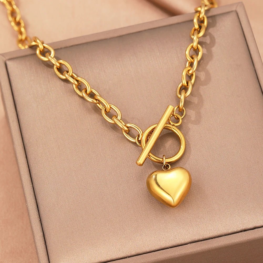 Paperclip Chain Circle Lock Heart Pendant Necklace - Veinci