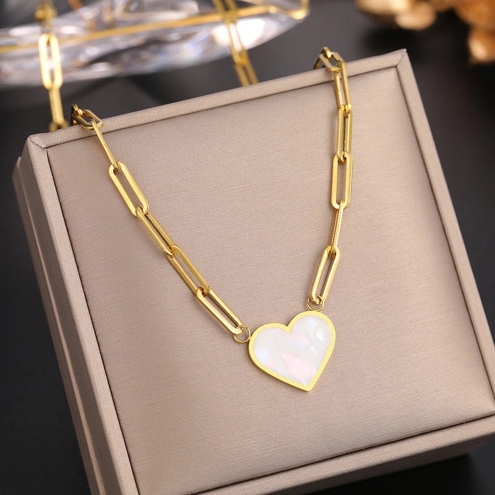 Paperclip Shell Heart Pendant Necklace - Veinci