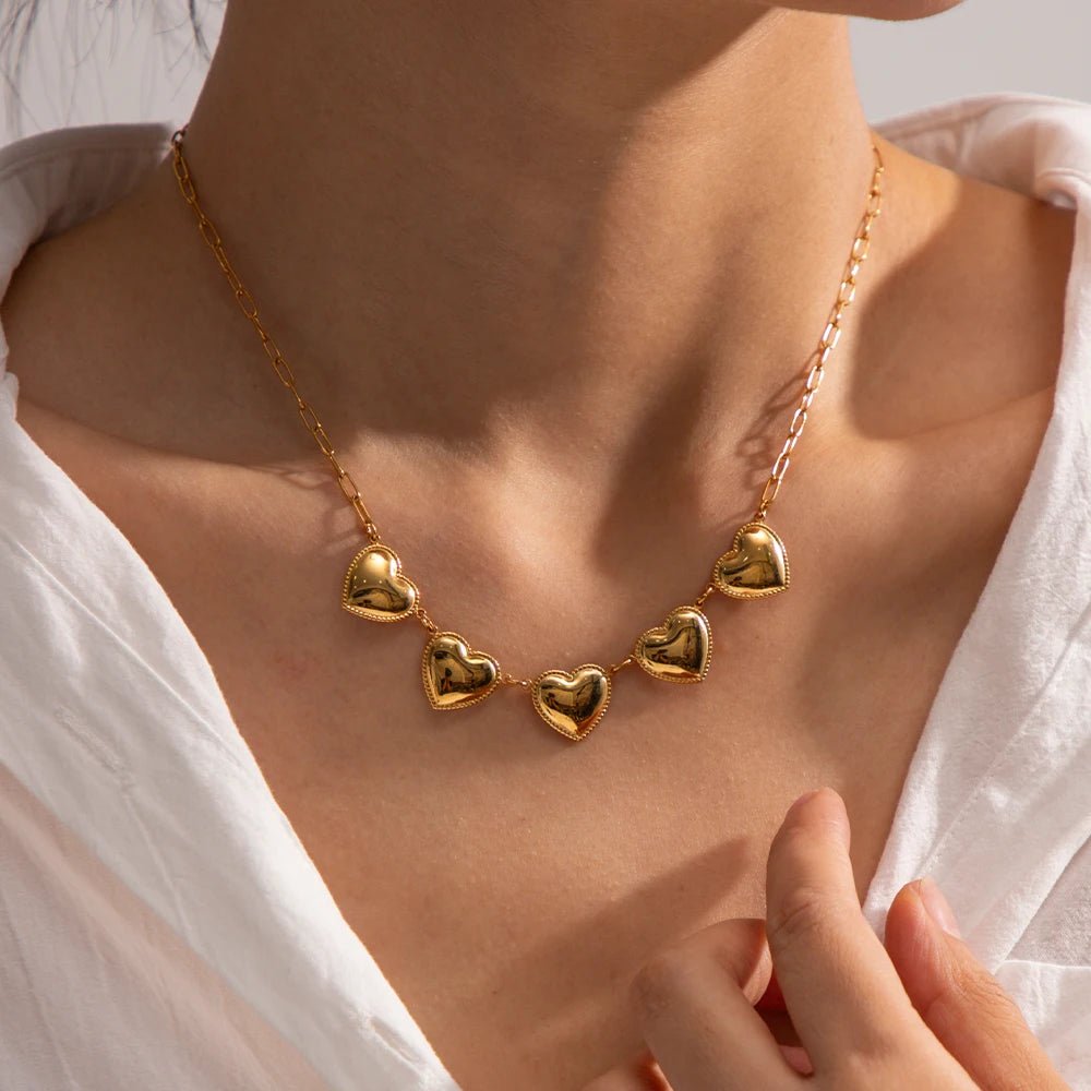 Romantic Five Heart Pendant Necklace - Veinci