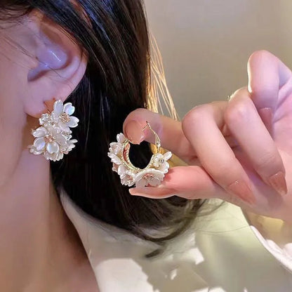 Round Floral Accented Elegant Earrings - Veinci