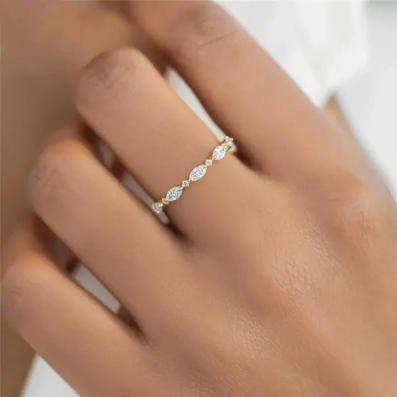 S925 Thin Dainty Oval Diamond Ring - Veinci