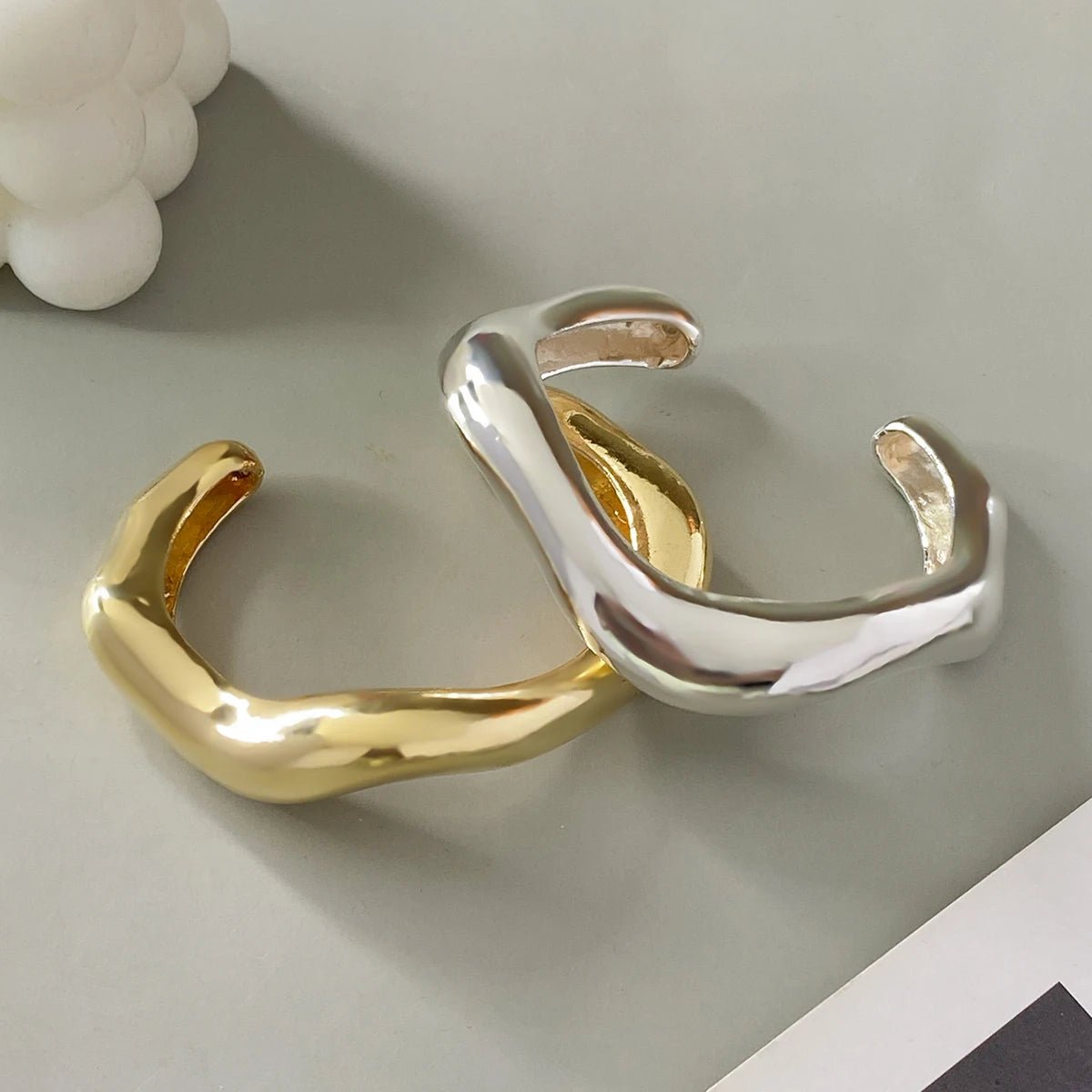 Statement Chunky Wave Bracelets - Veinci