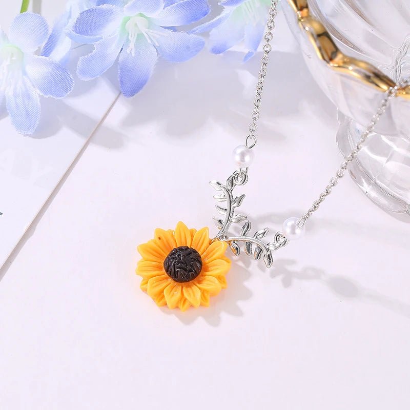 Summer Sunflower Dainty Necklace - Veinci