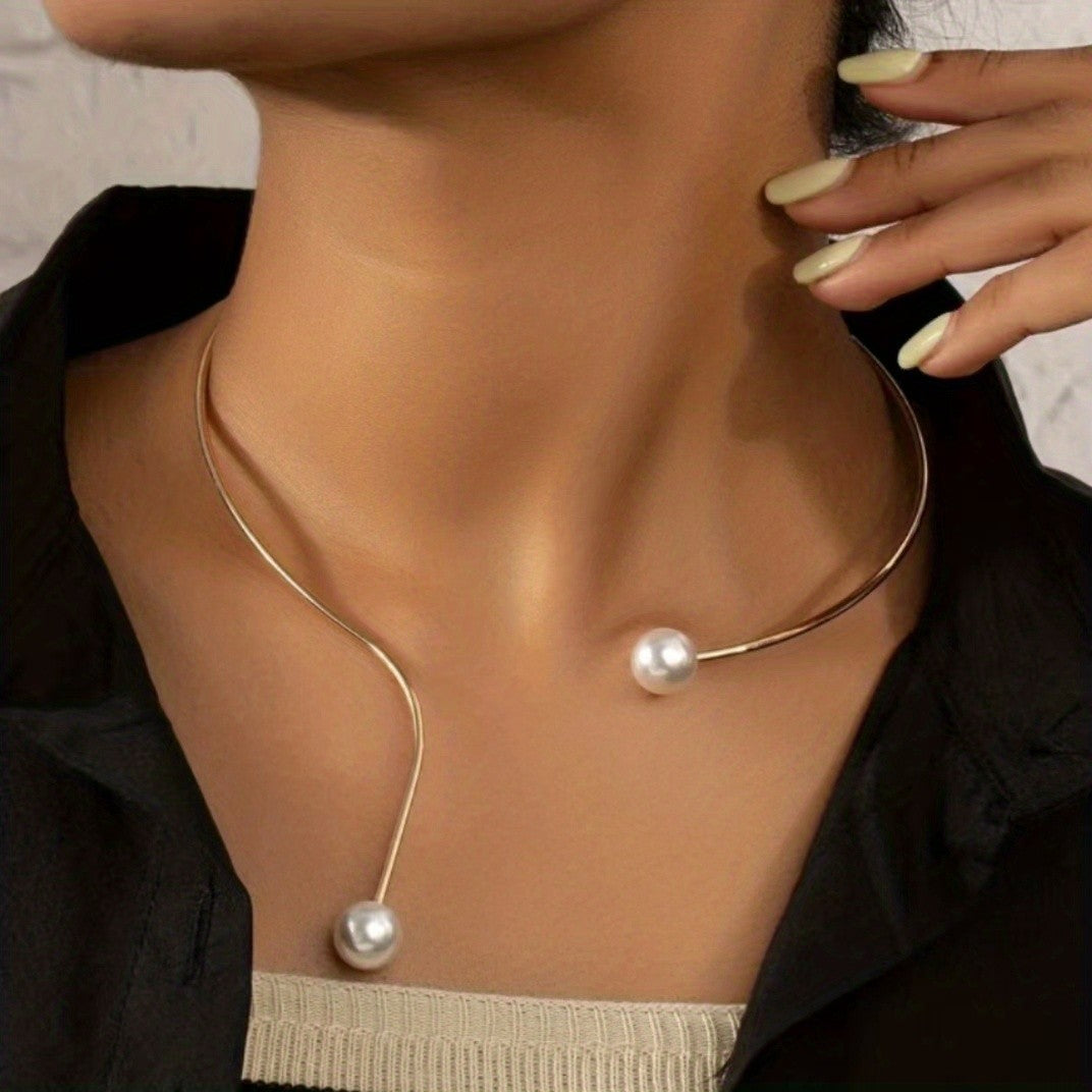 Dainty Asymmetric Pearl Choker Necklace