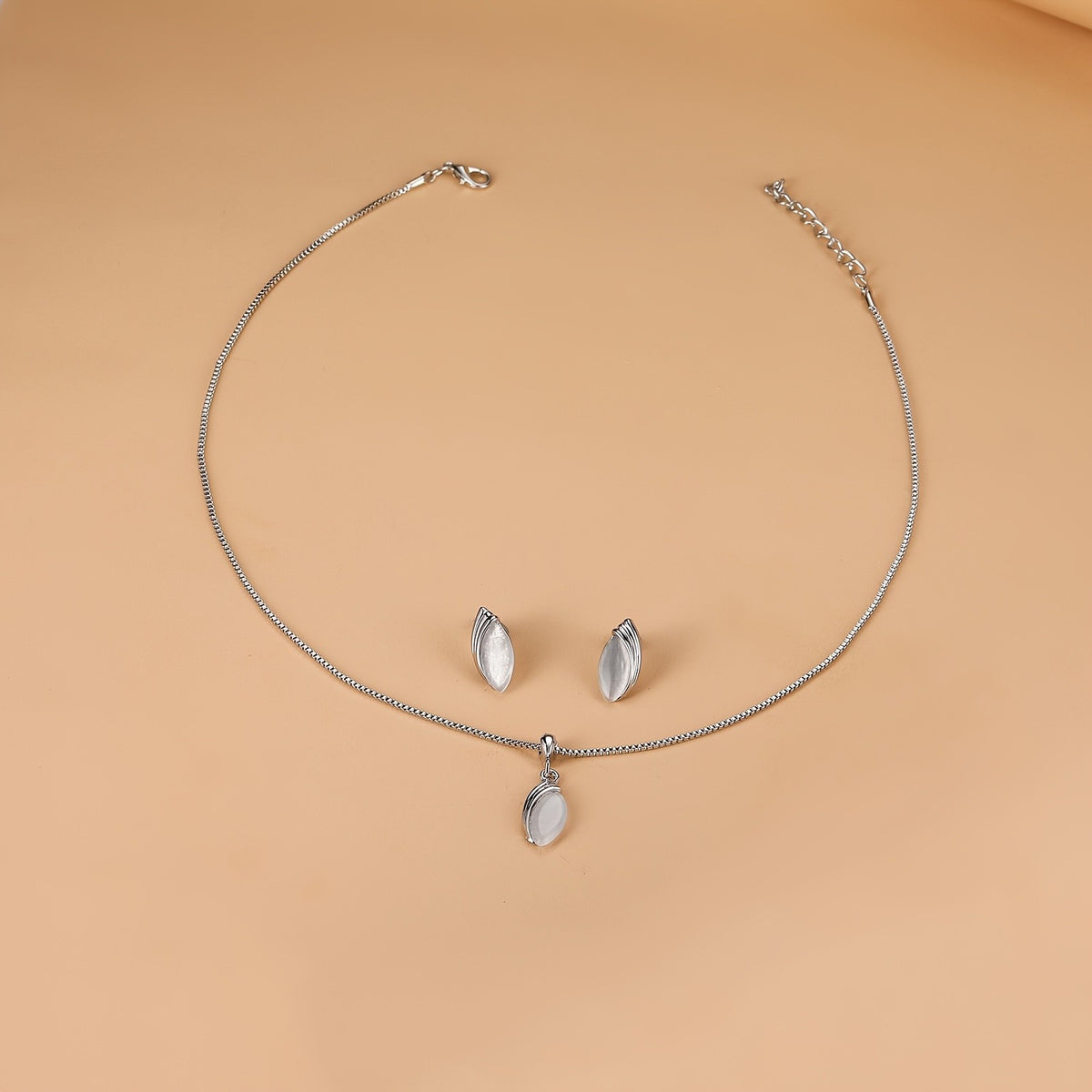 Dainty Cat Eye Leaf Necklace Set
