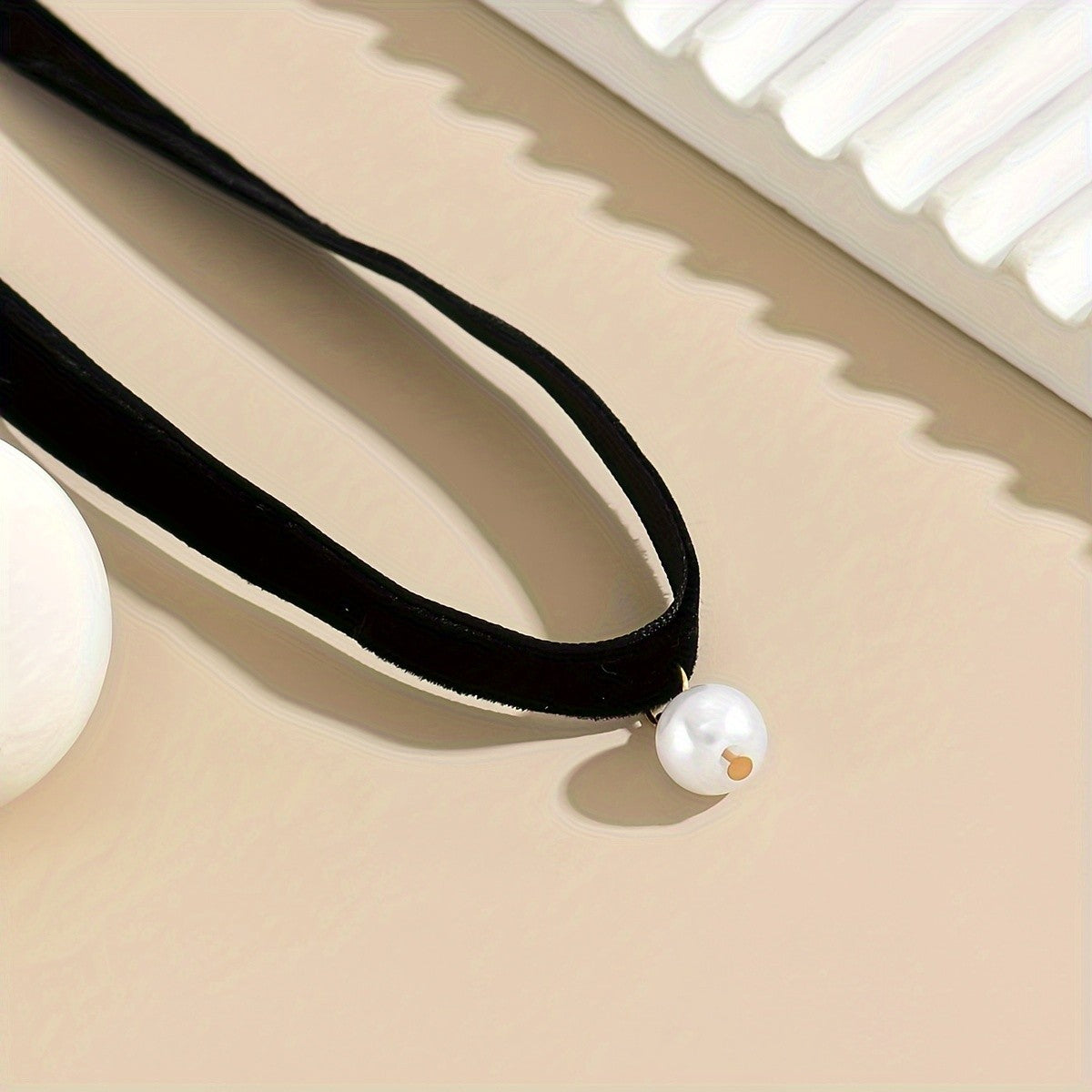 Elegant Velvet Pearl Choker Necklace