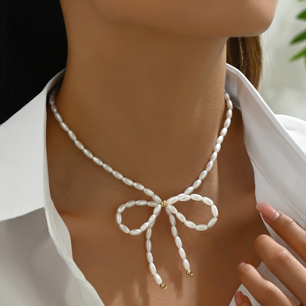 Dainty Faux Pearl Bow Necklace