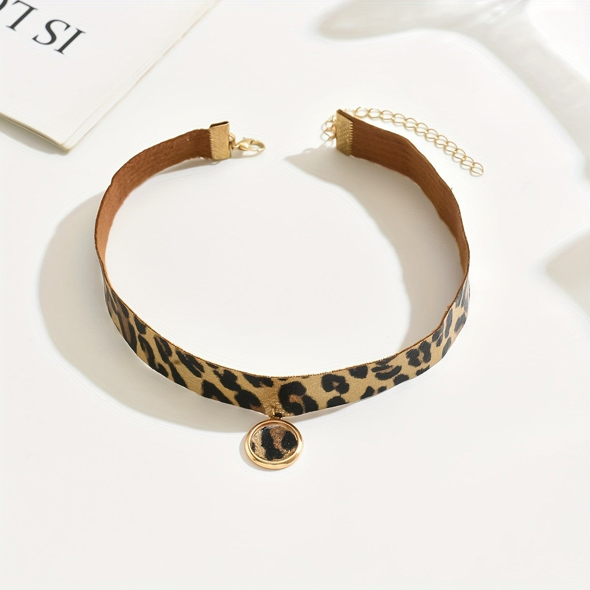 Classy Leopard Print Round Charm Choker