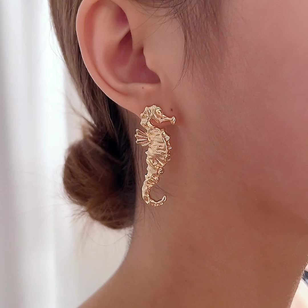 14k Vintage Seahorse Earrings