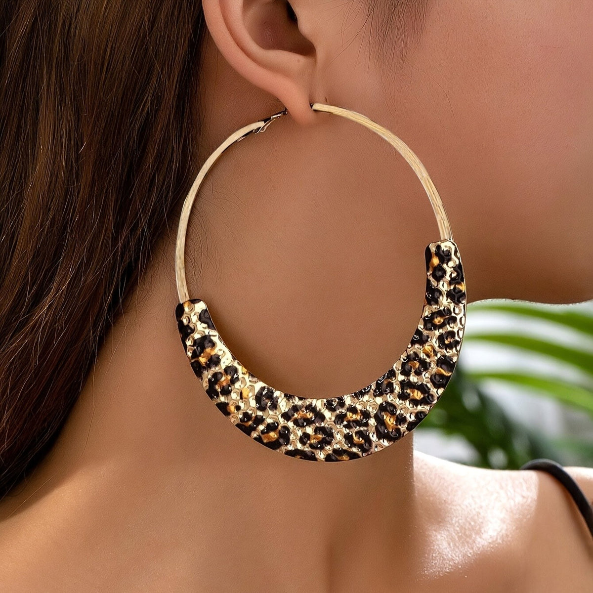 Vintage Leopard Print Accent Hoop Earrings