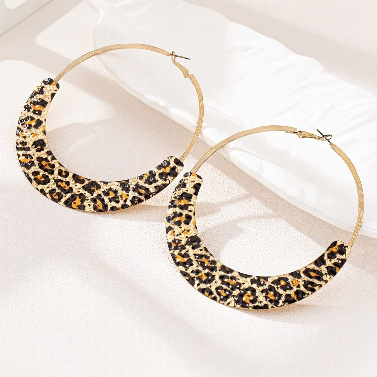 Vintage Leopard Print Accent Hoop Earrings