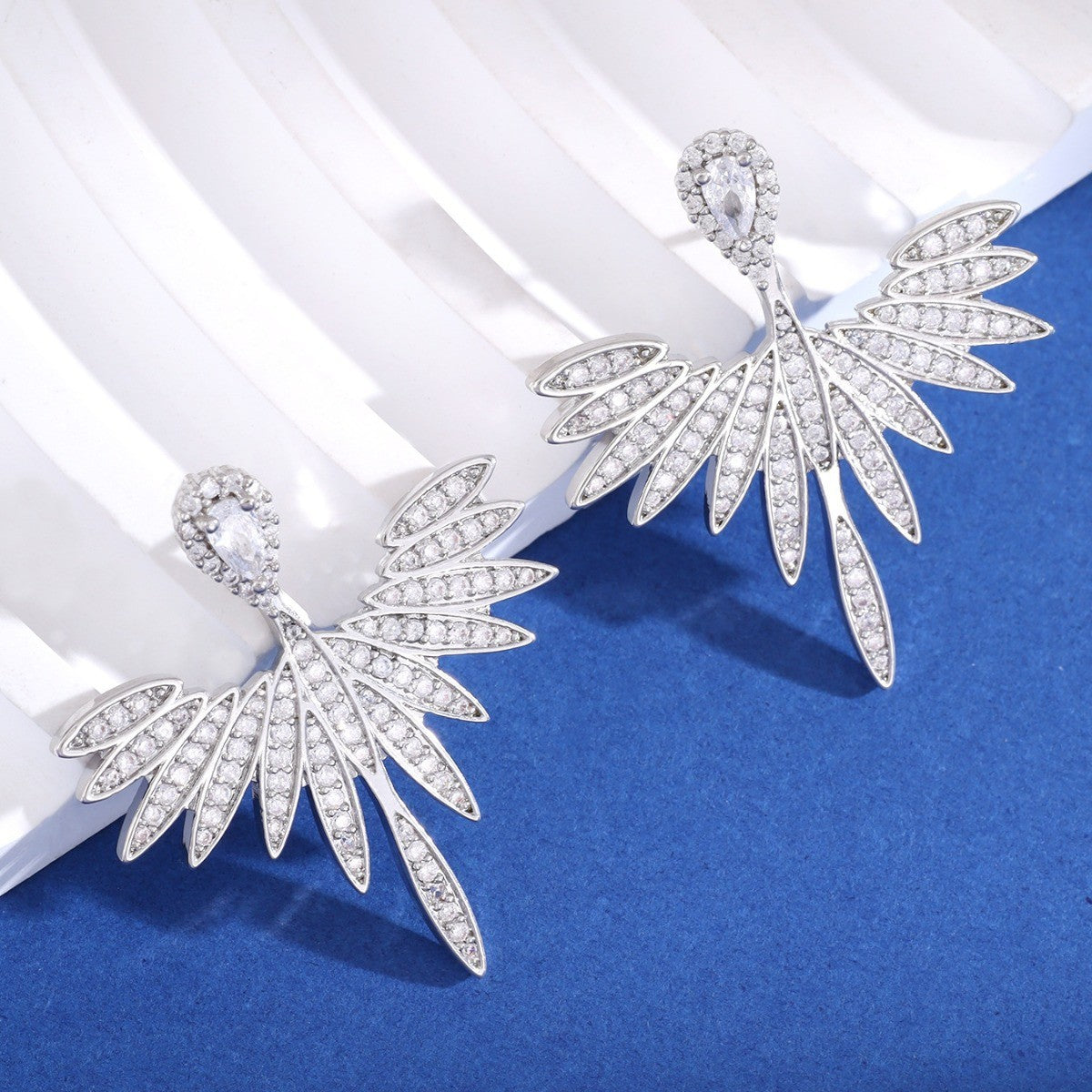 Classy detachable leaf fan earrings