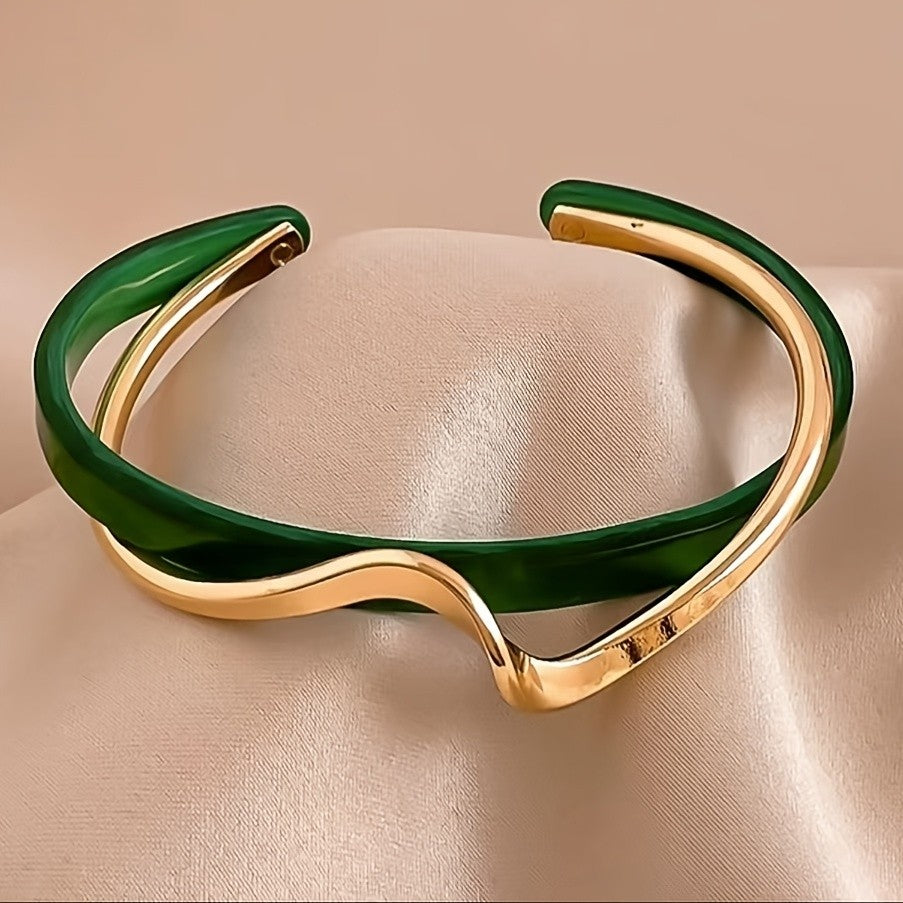 Elegant Green Acrylic Curve Bangle