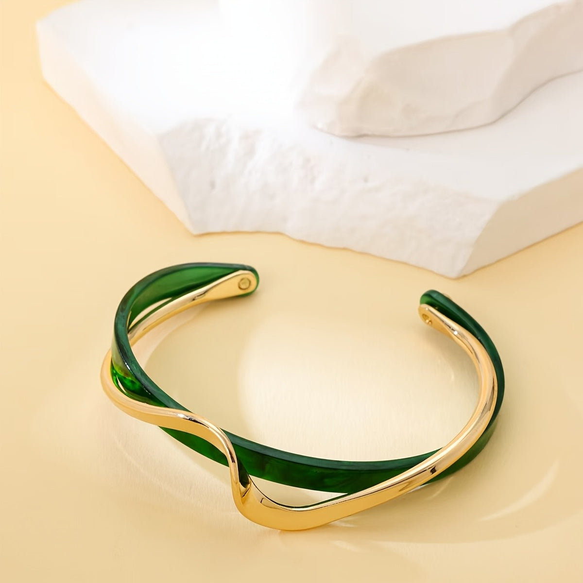 Elegant Green Acrylic Curve Bangle