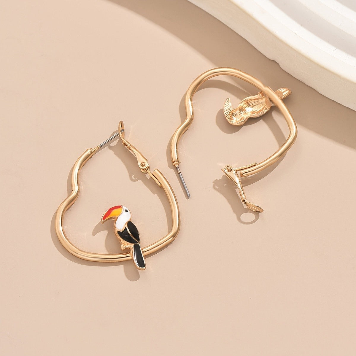 Classy Vintage Toucan Hoop Earrings