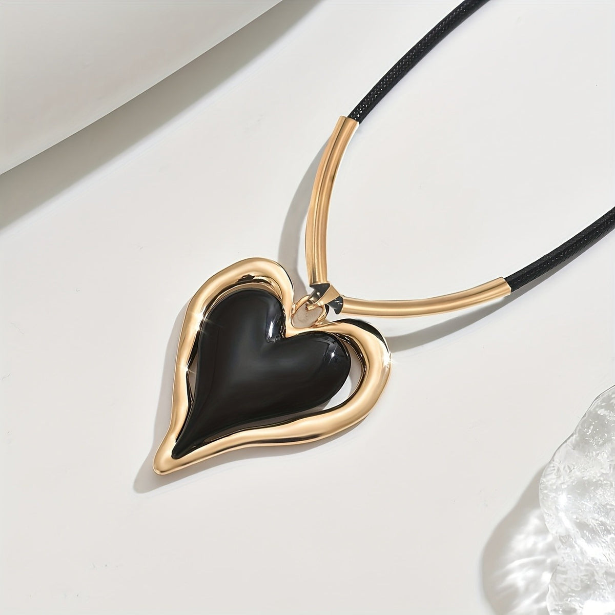 Classy Black Heart Pendant Necklace