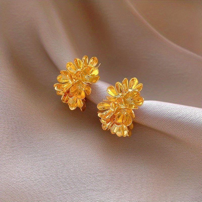 Elegant Vintage Floral Stud Earrings