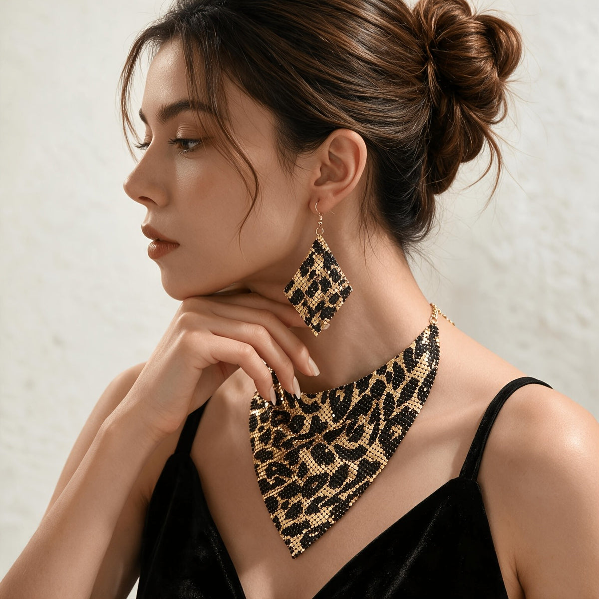 Classy Leopard Print Necklace Set