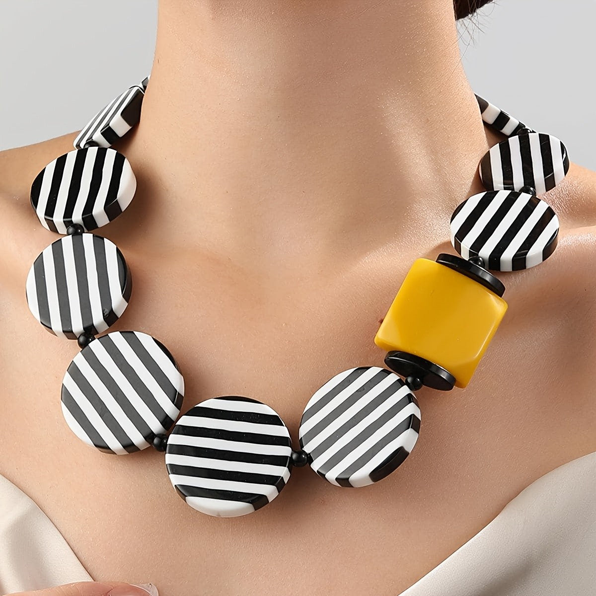Elegant Striped Resin Statement Necklace