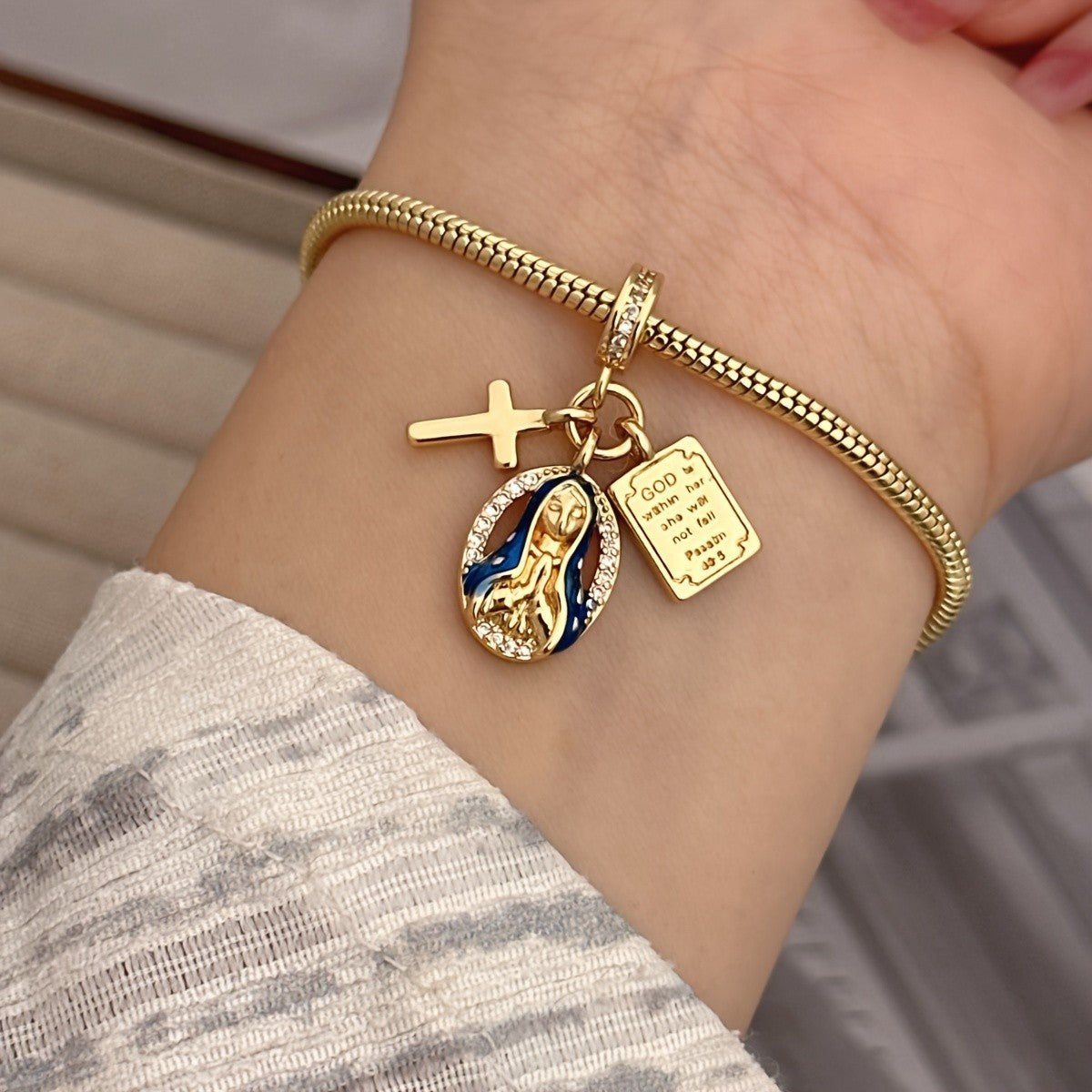 18k Elegant Virgin Mary Necklace & Bracelet Set