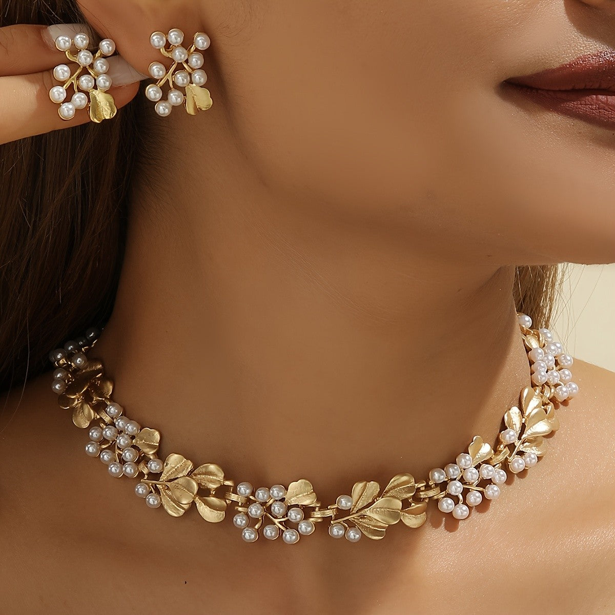 Classy Floral Faux Pearl Necklace & Earring Set