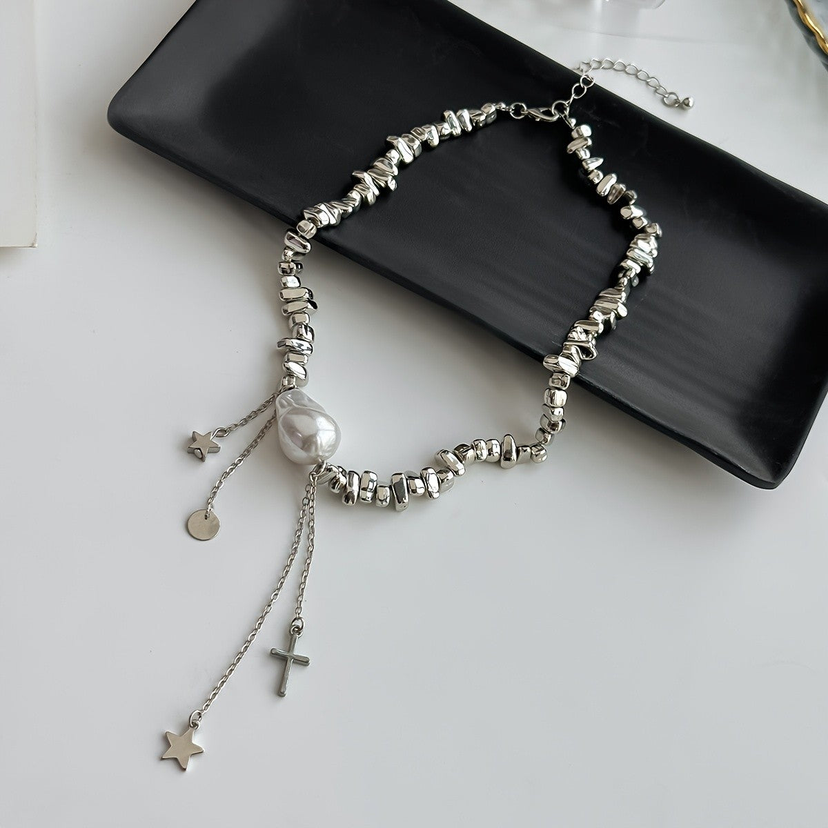 Dainty Faux Pearl Tassel Choker Necklace