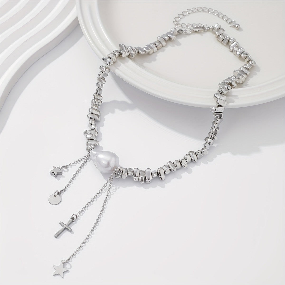 Dainty Faux Pearl Tassel Choker Necklace