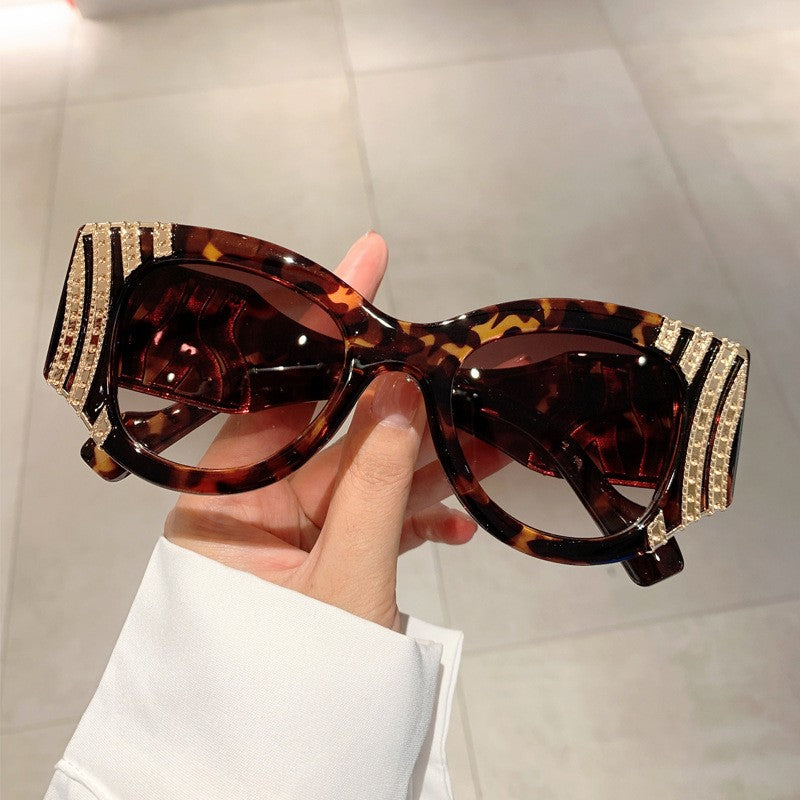 Classy Striped Cat Eye Sunglasses