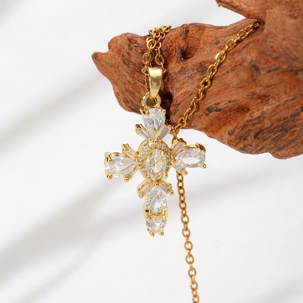 18k Elegant Mosaic Cross Necklace