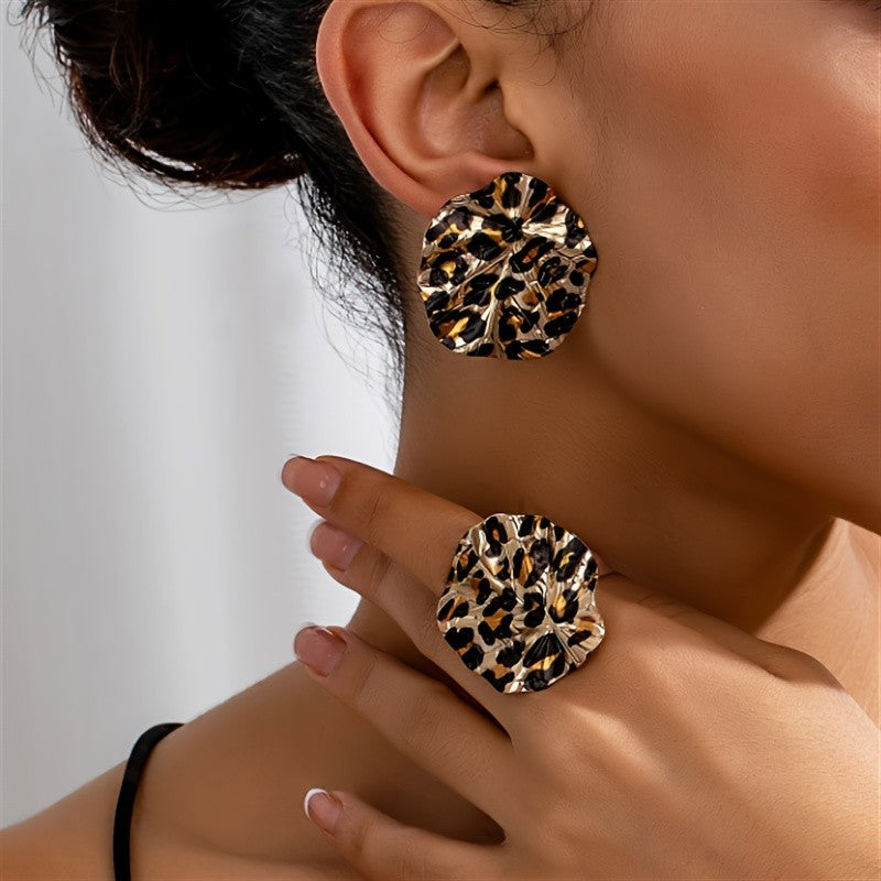 Classy Leopard Print Textured Disc Earrings
