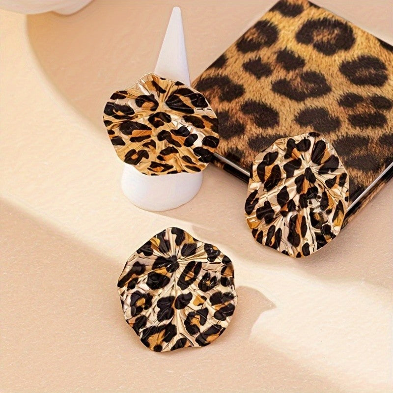 Classy Leopard Print Textured Disc Earrings