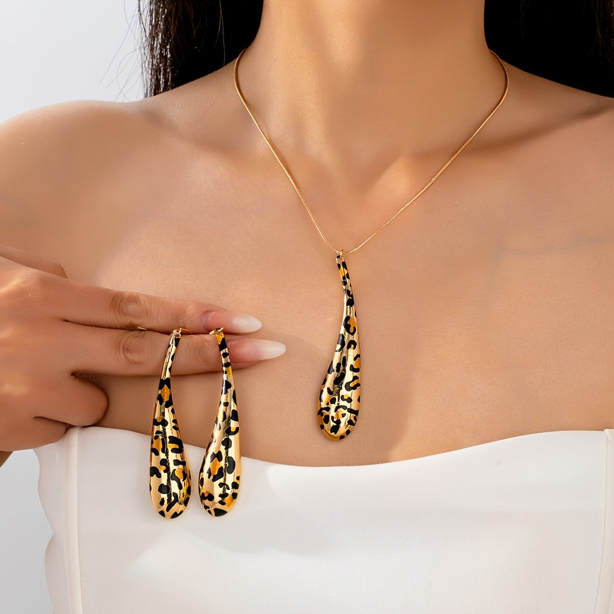 Classy Leopard Print Drop Set