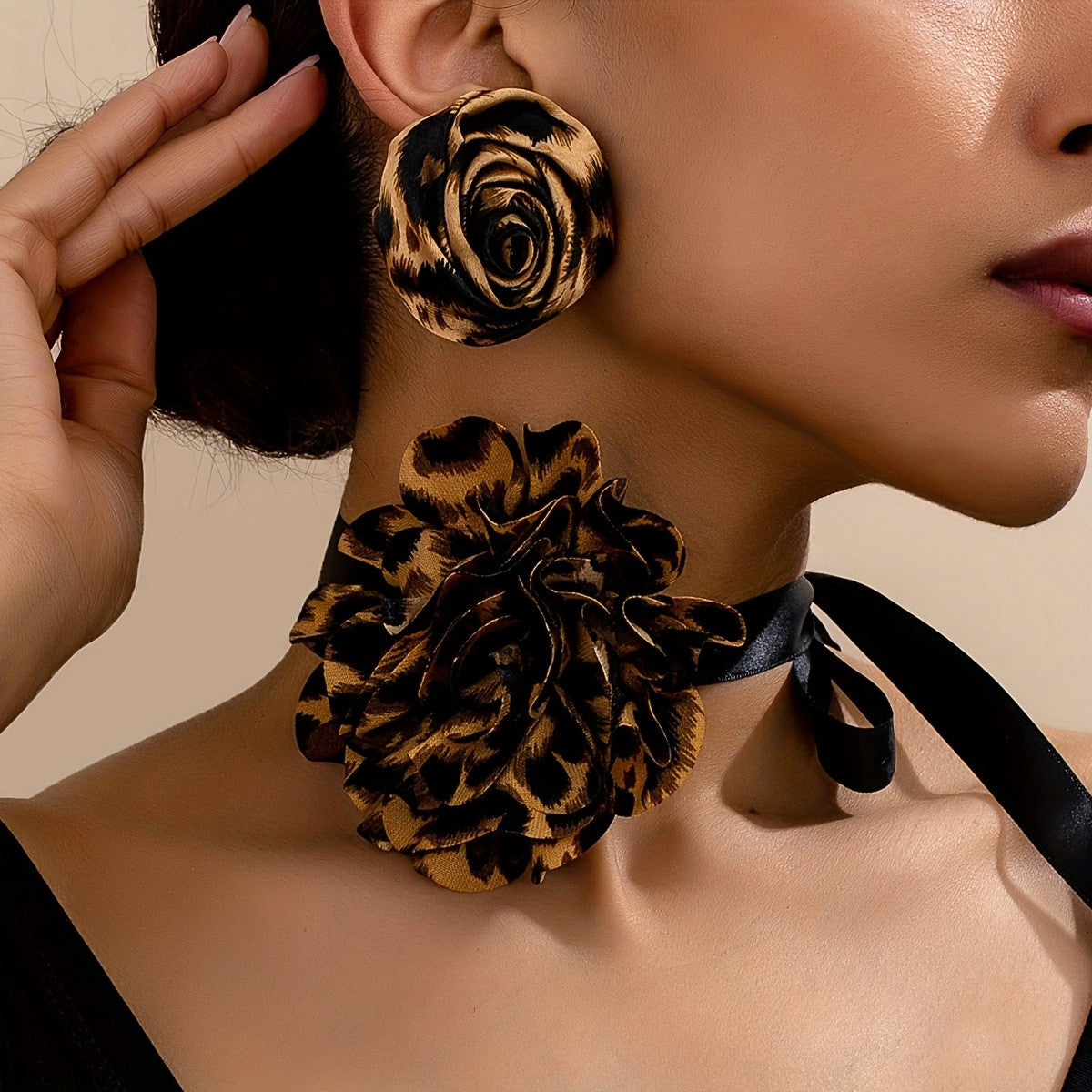 Elegant Leopard Print Rose Choker Set