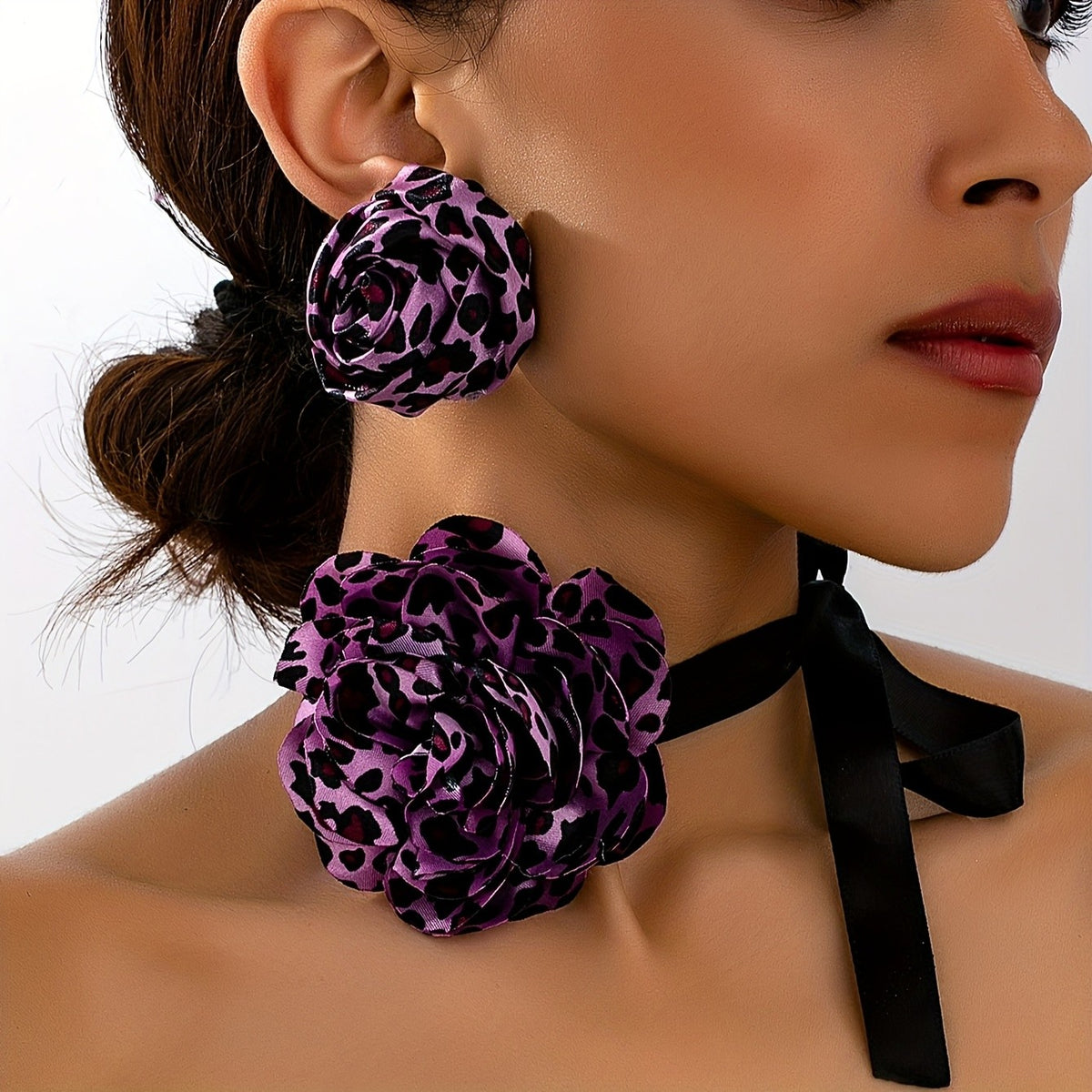 Elegant Leopard Print Rose Choker Set