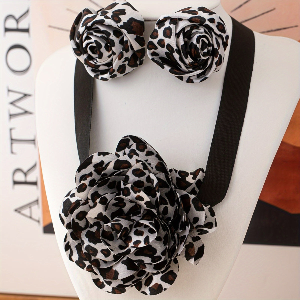 Elegant Leopard Print Rose Choker Set