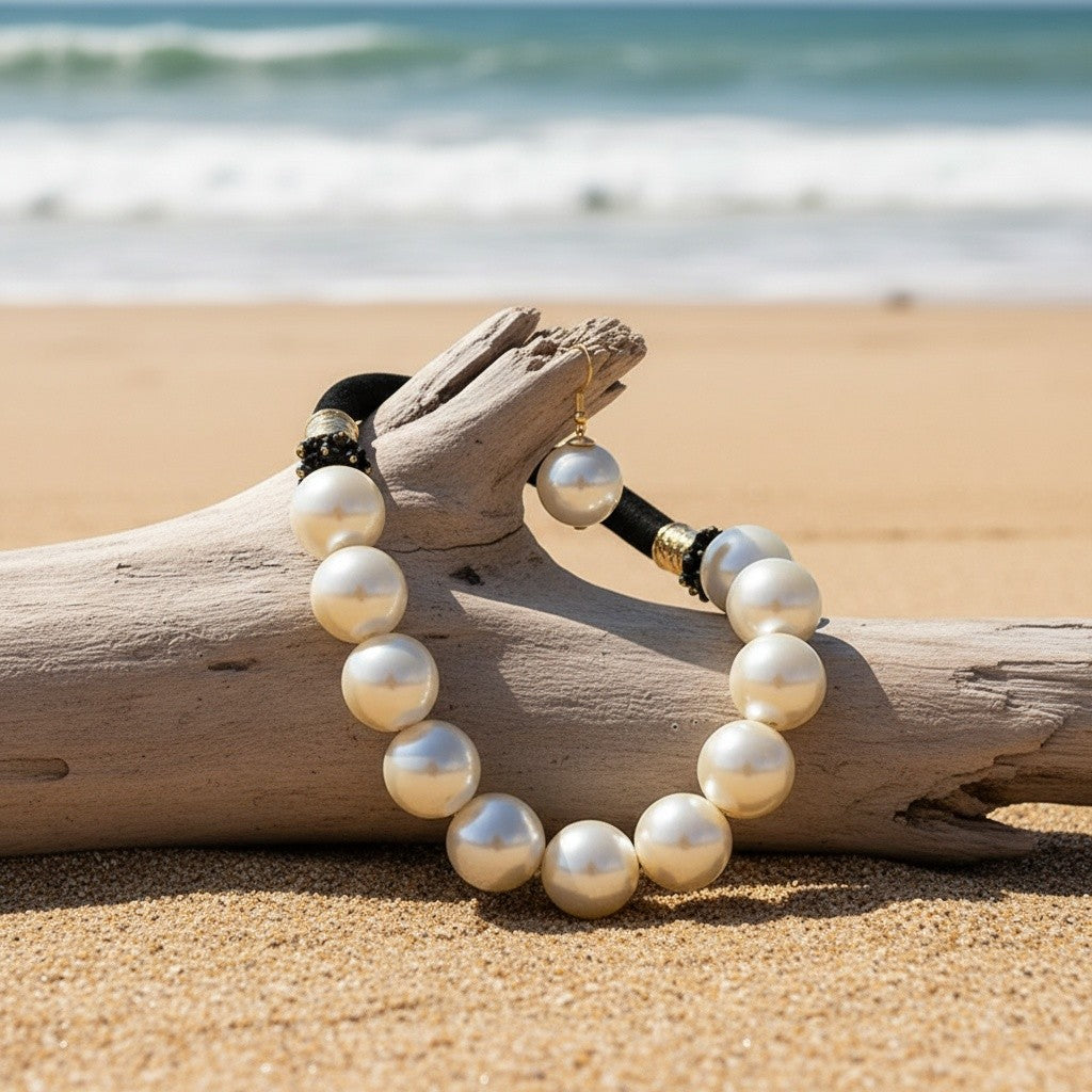 Classy Vintage Pearl Ribbon Necklace