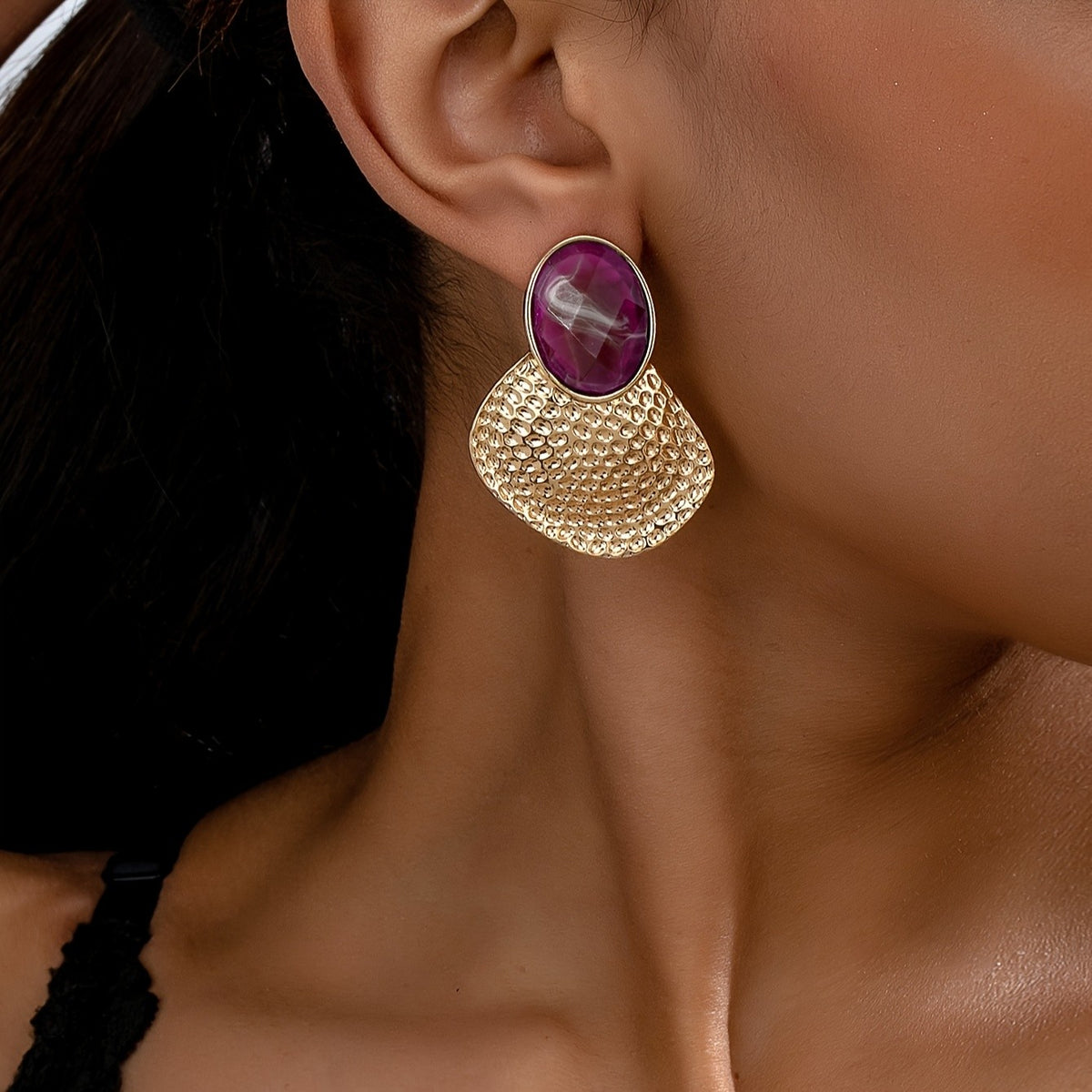 Elegant Green Stone Textured Drop Earrings