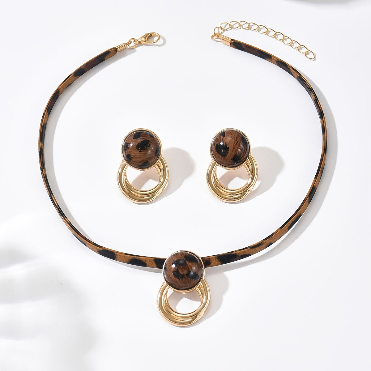 Classy Leopard Print Choker Set