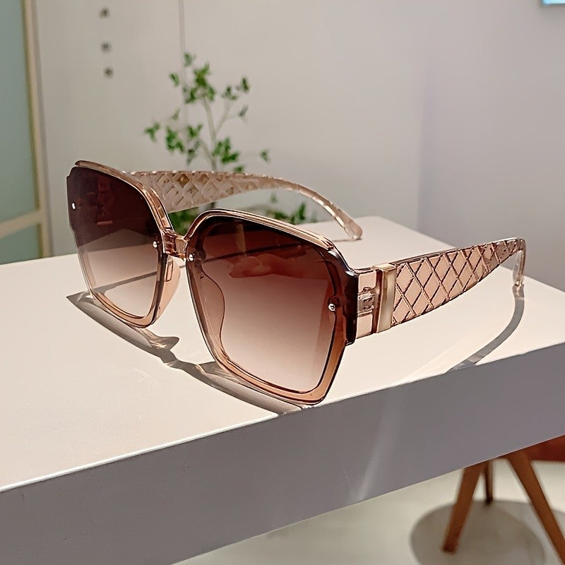 Chic Quilted White Oversized Sunglasses