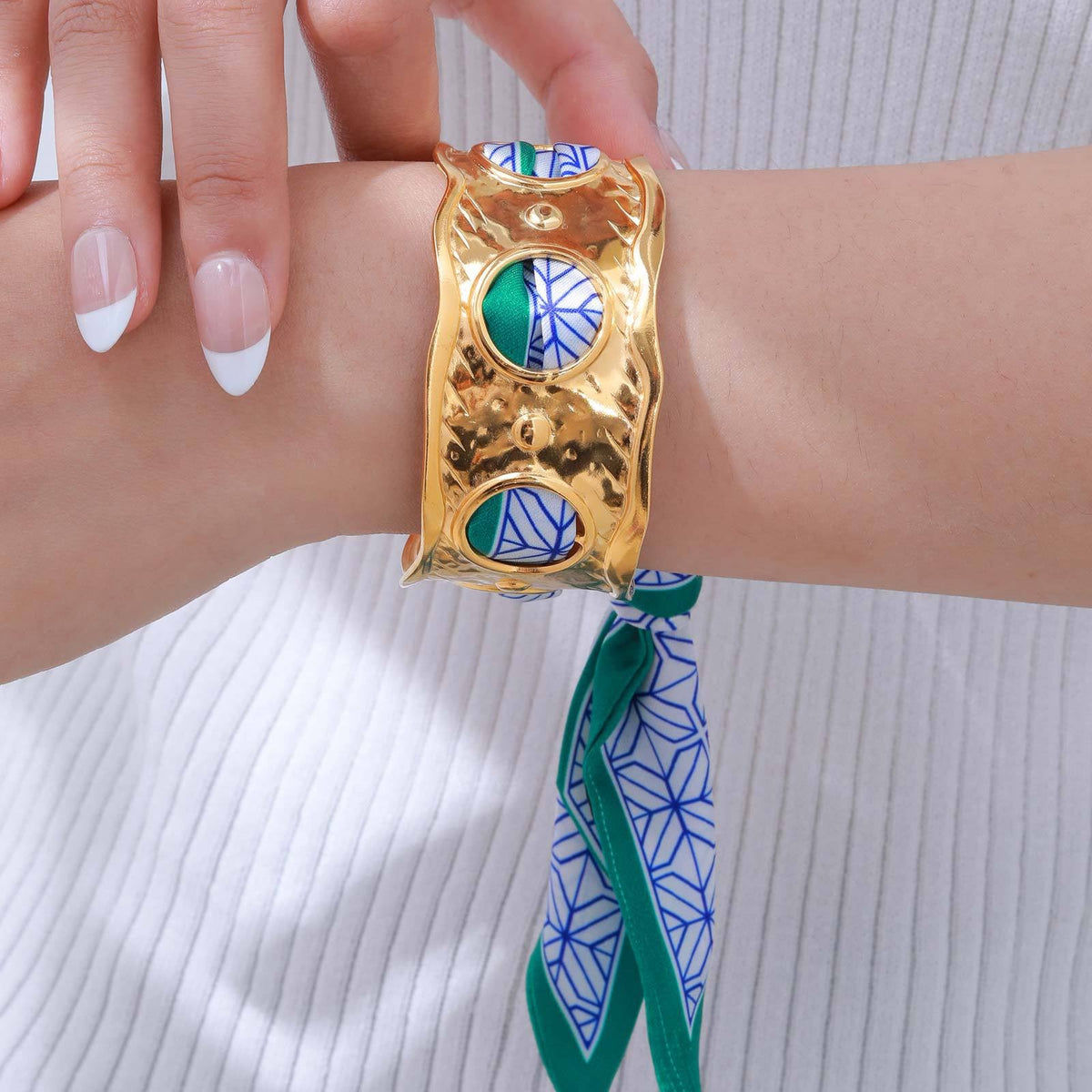 18k Vintage Scarf Knot Wide Cuff Bracelet