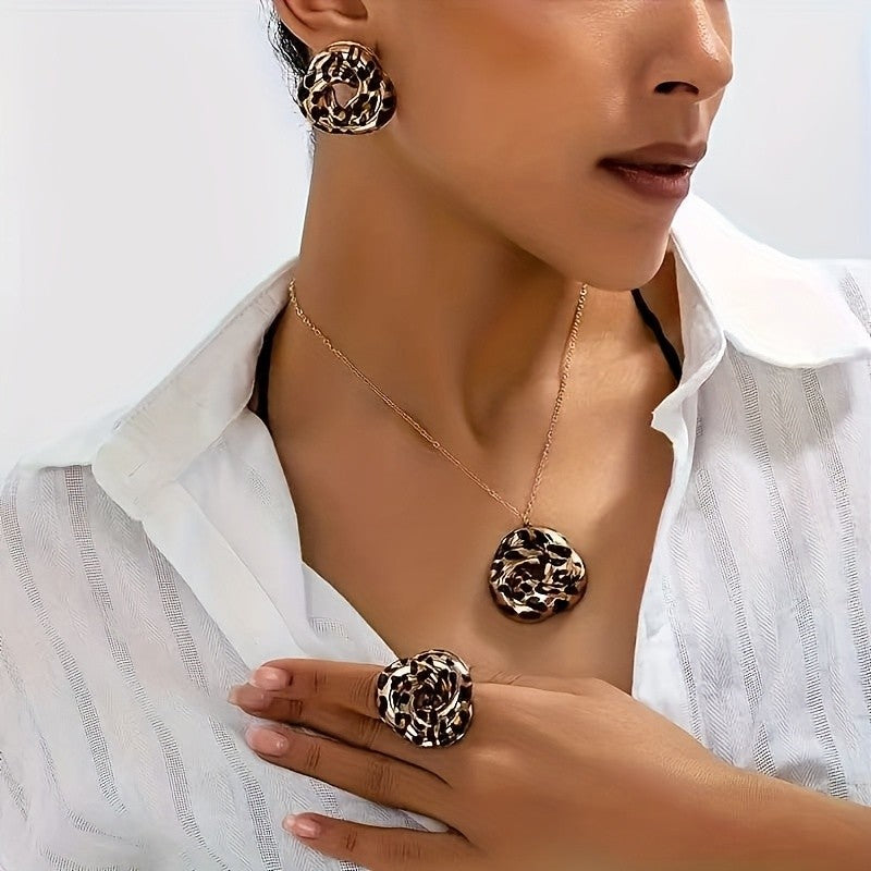 Classy Leopard Print Pendant Set