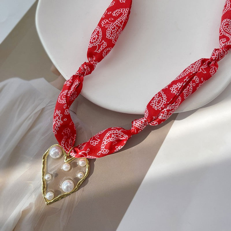 18k Romantic Resin Heart Scarf Necklace