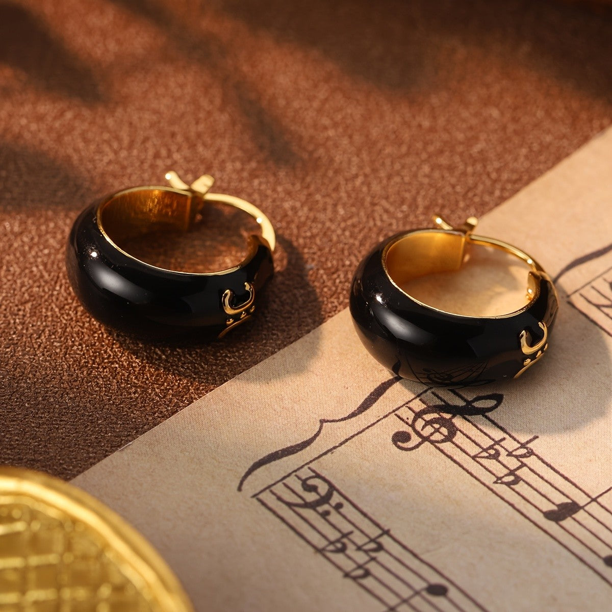 18k Vintage Black Horseshoe Hoop Earrings