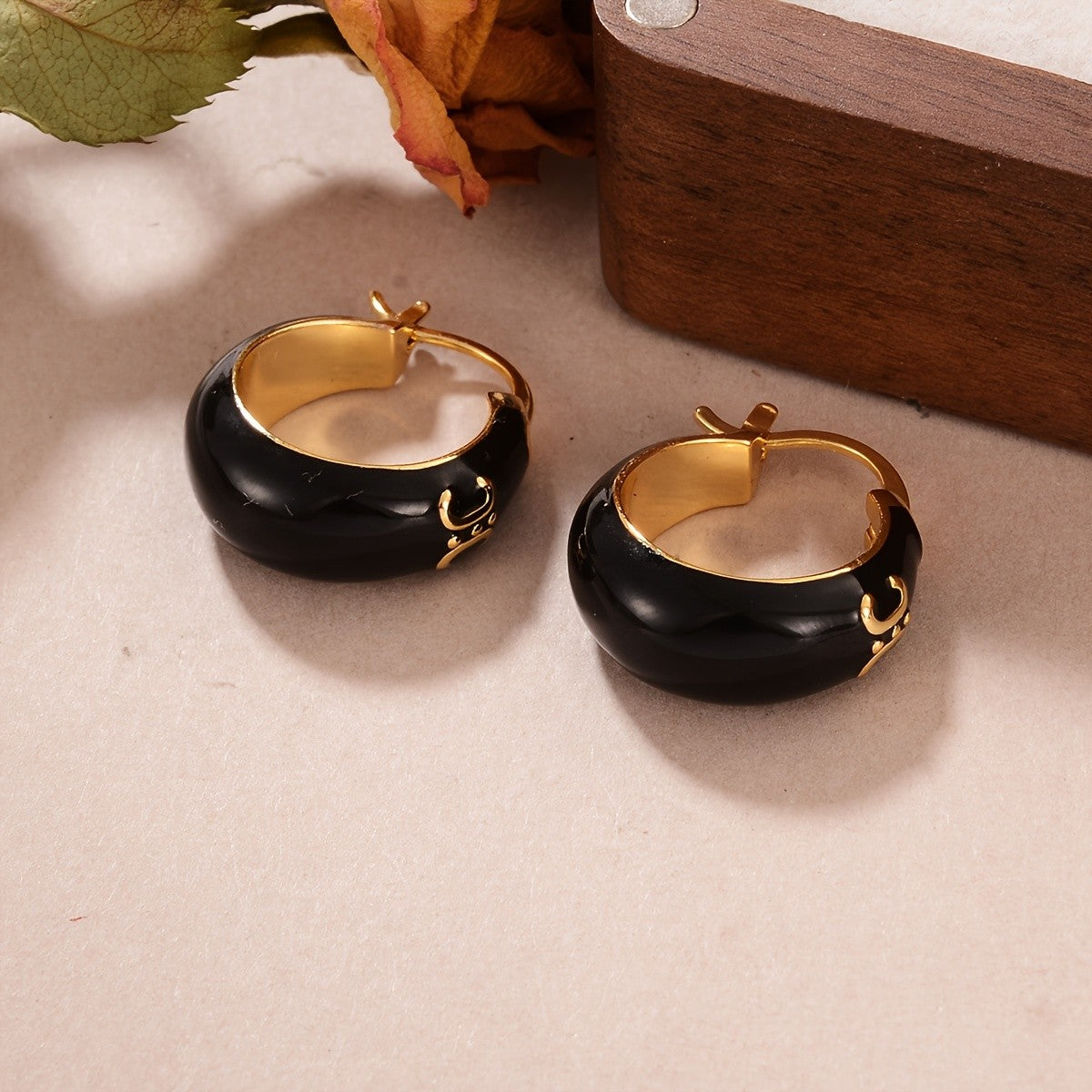 18k Vintage Black Horseshoe Hoop Earrings