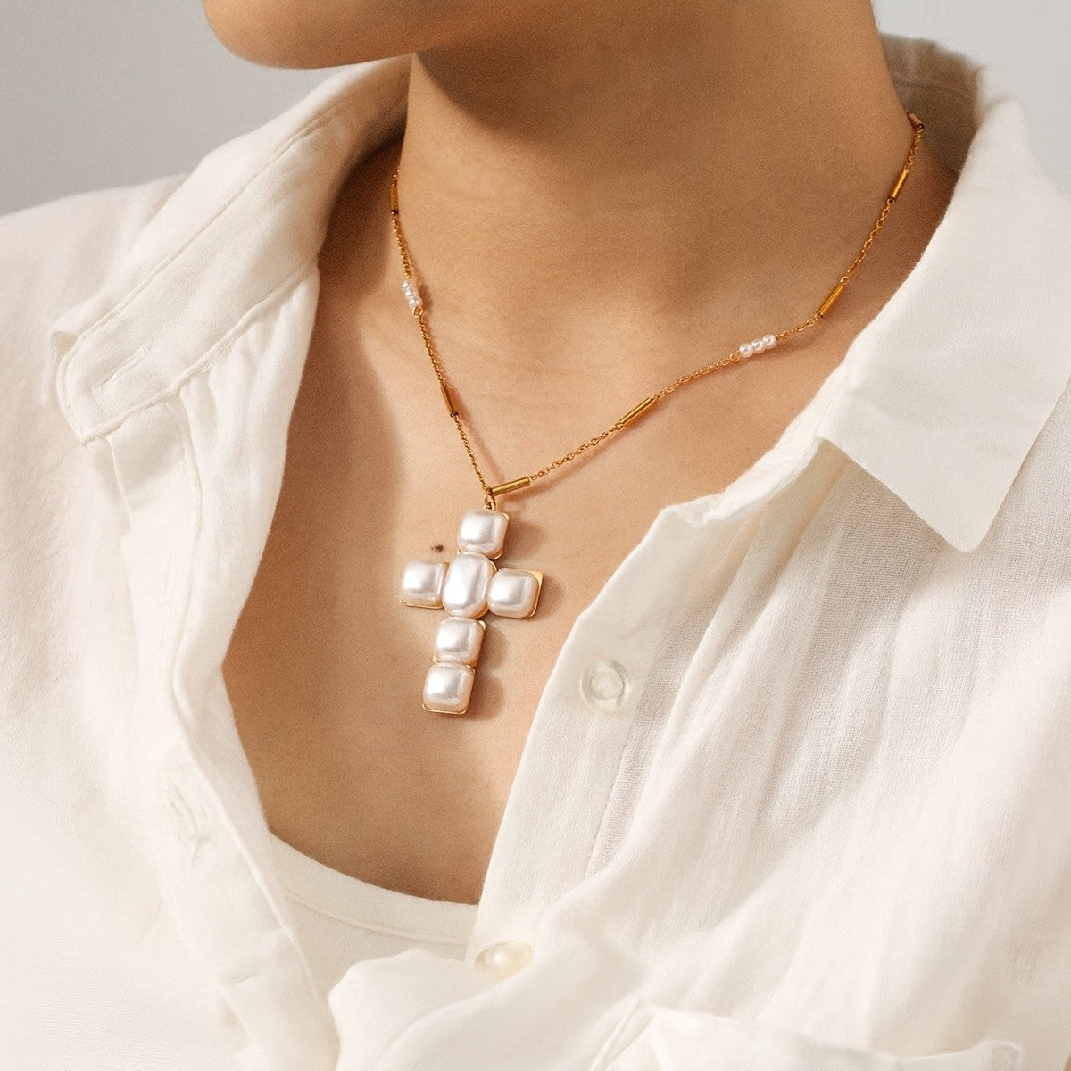 18k Elegant Square Pearl Cross Necklace